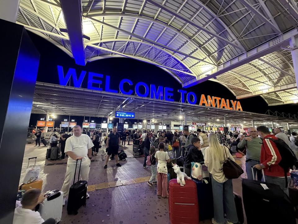 antalya_airport.jpg